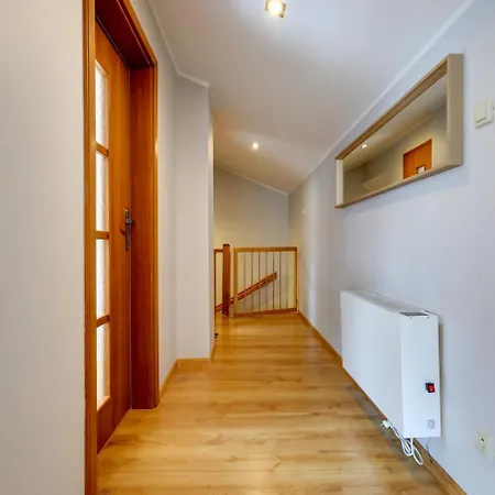 Maly Dabek I Dom Z Dostepem Do Basenu Wewnetrznego, Zewnetrznego, Brodzikow Dla Dzieci, Sali Zabaw Oraz Animacji Ferienhaus *