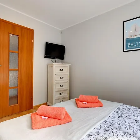 Maly Dabek I Dom Z Dostepem Do Basenu Wewnetrznego, Zewnetrznego, Brodzikow Dla Dzieci, Sali Zabaw Oraz Animacji Hébergement de vacances Poddąbie