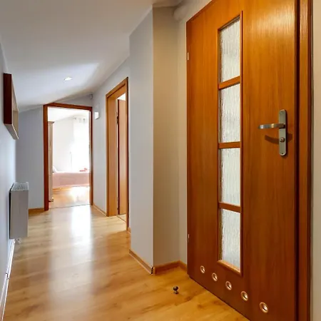 Maly Dabek I Dom Z Dostepem Do Basenu Wewnetrznego, Zewnetrznego, Brodzikow Dla Dzieci, Sali Zabaw Oraz Animacji *