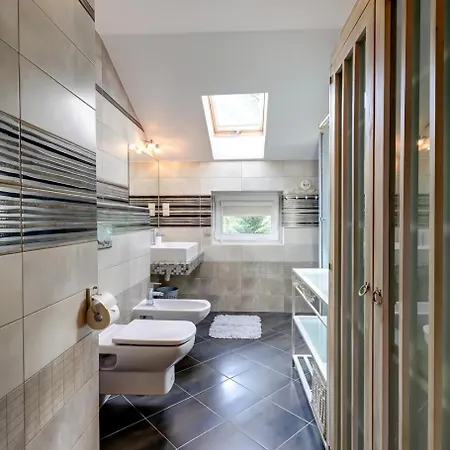 Maly Dabek I Dom Z Dostepem Do Basenu Wewnetrznego, Zewnetrznego, Brodzikow Dla Dzieci, Sali Zabaw Oraz Animacji Hébergement de vacances