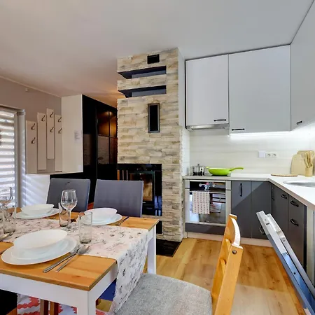 Maly Dabek I Dom Z Dostepem Do Basenu Wewnetrznego, Zewnetrznego, Brodzikow Dla Dzieci, Sali Zabaw Oraz Animacji *