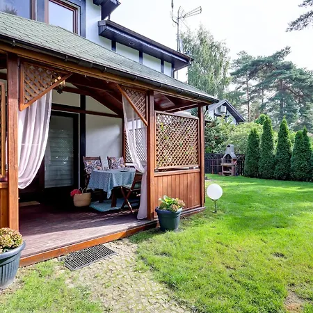 Hébergement de vacances Maly Dabek I Dom Z Dostepem Do Basenu Wewnetrznego, Zewnetrznego, Brodzikow Dla Dzieci, Sali Zabaw Oraz Animacji Poddąbie