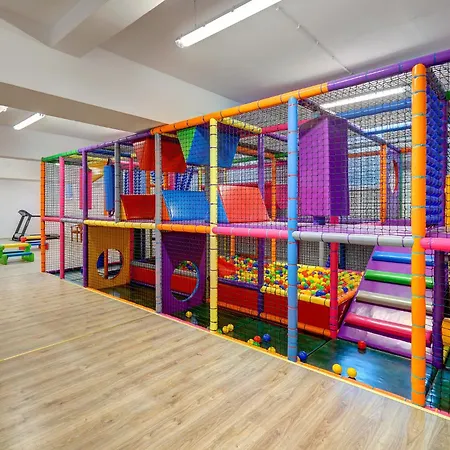 Ferienhaus Maly Dabek I Dom Z Dostepem Do Basenu Wewnetrznego, Zewnetrznego, Brodzikow Dla Dzieci, Sali Zabaw Oraz Animacji *