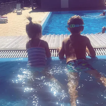 Maly Dabek I Dom Z Dostepem Do Basenu Wewnetrznego, Zewnetrznego, Brodzikow Dla Dzieci, Sali Zabaw Oraz Animacji Hébergement de vacances