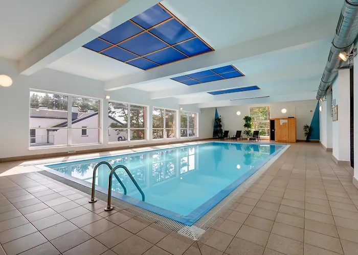 Mały Dąbek I Dom Z Dostępem Do Basenu Wewnętrznego, Zewnętrznego, Brodzików Dla Dzieci, Sali Zabaw Oraz Animacji Dom wakacyjny Poddąbie