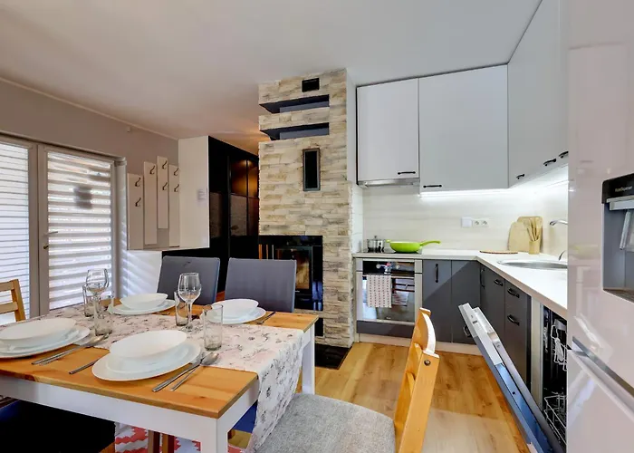 Mały Dąbek I Dom Z Dostępem Do Basenu Wewnętrznego, Zewnętrznego, Brodzików Dla Dzieci, Sali Zabaw Oraz Animacji *