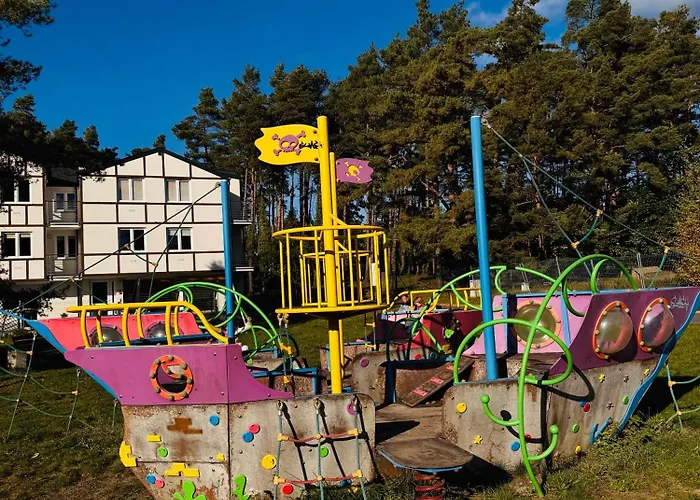 Mały Dąbek I Dom Z Dostępem Do Basenu Wewnętrznego, Zewnętrznego, Brodzików Dla Dzieci, Sali Zabaw Oraz Animacji Dom wakacyjny